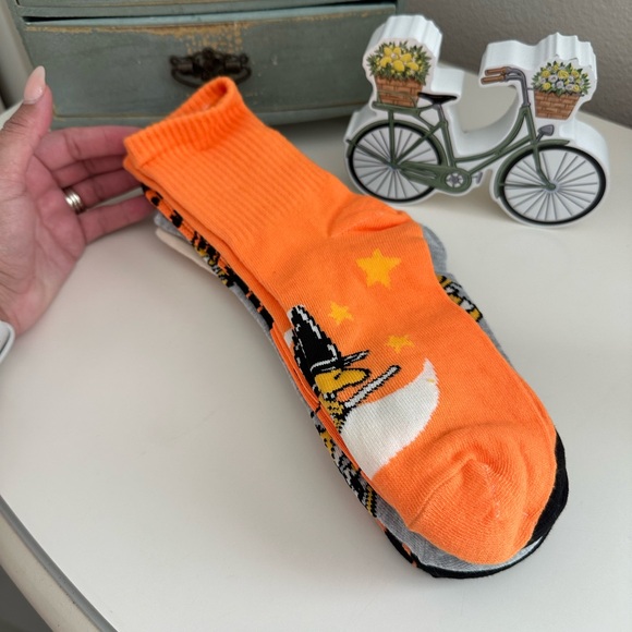 New Peanuts Halloween Socks 5 pack - Picture 3 of 3